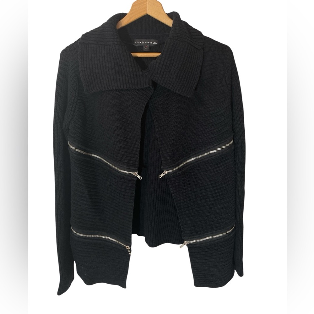B7- knit cardigan - size Small- ROCK & REPUBLIC - Zipper Sweater
